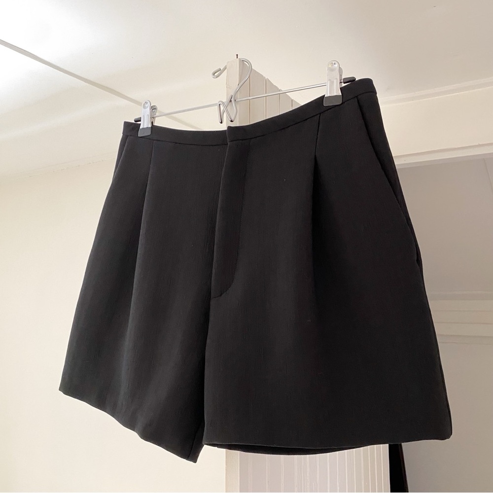 Totéme Lluc Bermuda Short in Black - Picture 12 of 15